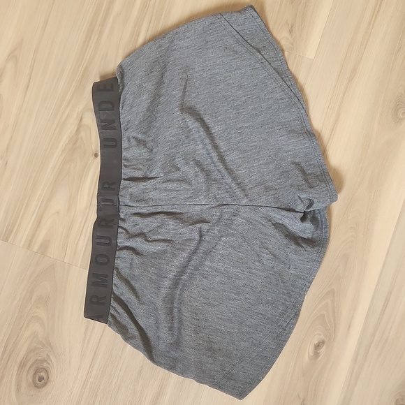 Womens under armour shorts - Picture 3 of 4